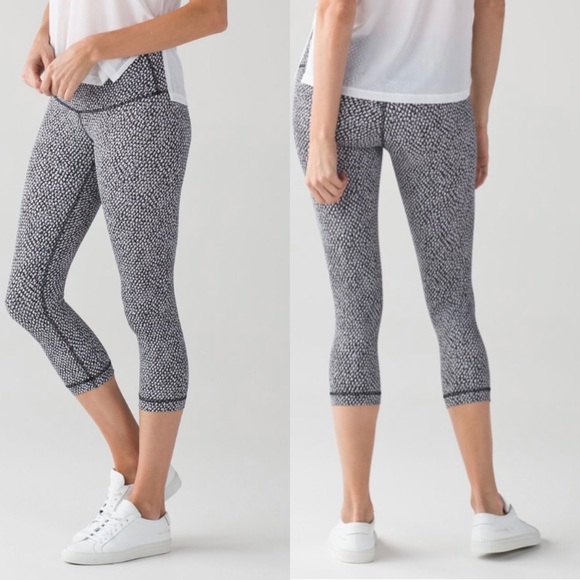 lululemon athletica Pants - Lululemon Wunder Under Crop III scatter star arctic grey black low rise 8
